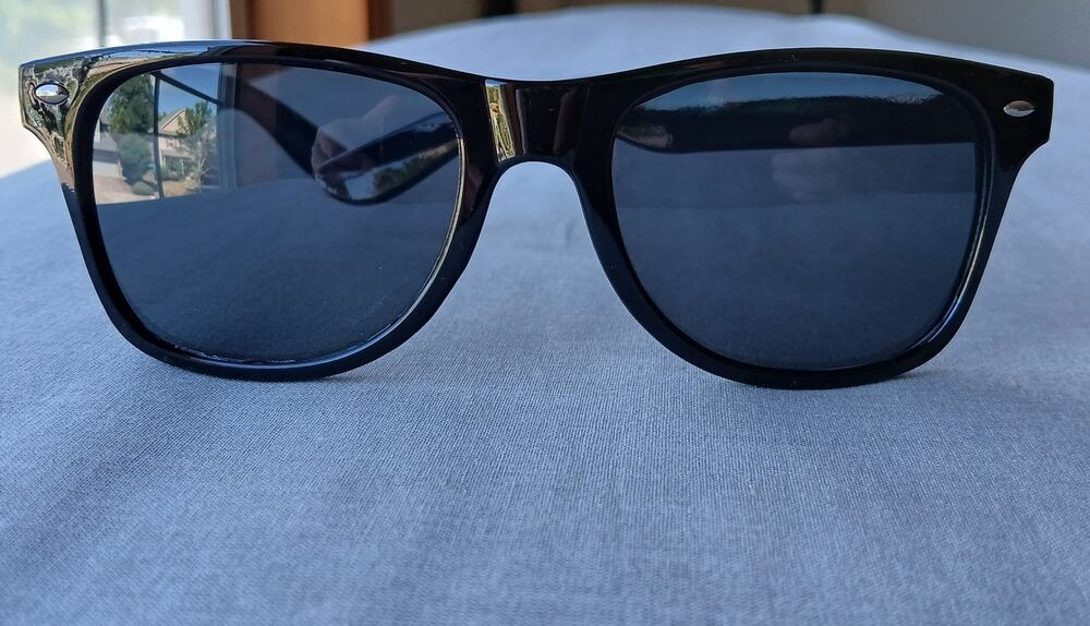 Classic Black Sunglasses OSFM adult sized simple unisex retro 80s 90s Y2K